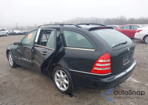 2003 Mercedes-Benz C 240 z USA, uszkodzony, nr VIN WDBRH81J63F392083